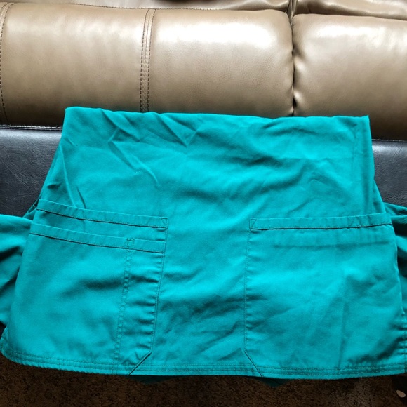 Scrub Top - Picture 4 of 5